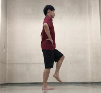 その足の痛み疲労骨折かもしれません