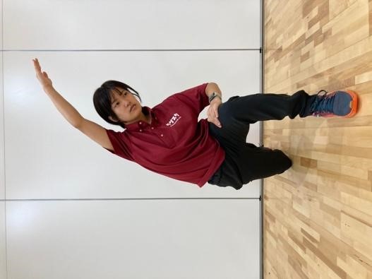 バレーボールのウォーミングアップに最適!下半身の動的ストレッチ2種