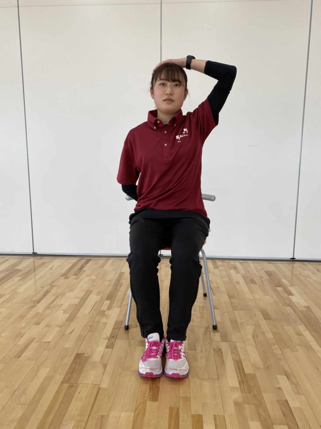 在宅ワークで疲れている身体にオススメ！ストレッチ３選〜上半身編〜