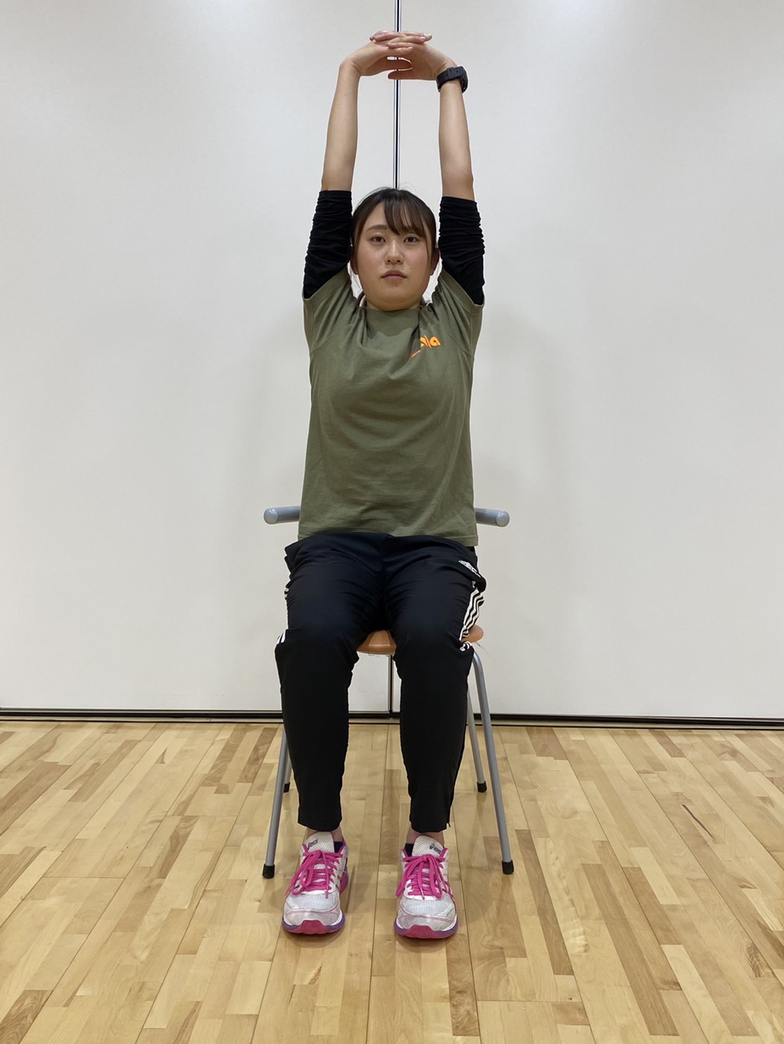 在宅ワークで疲れている身体にオススメ!ストレッチ3選〜上半身編〜