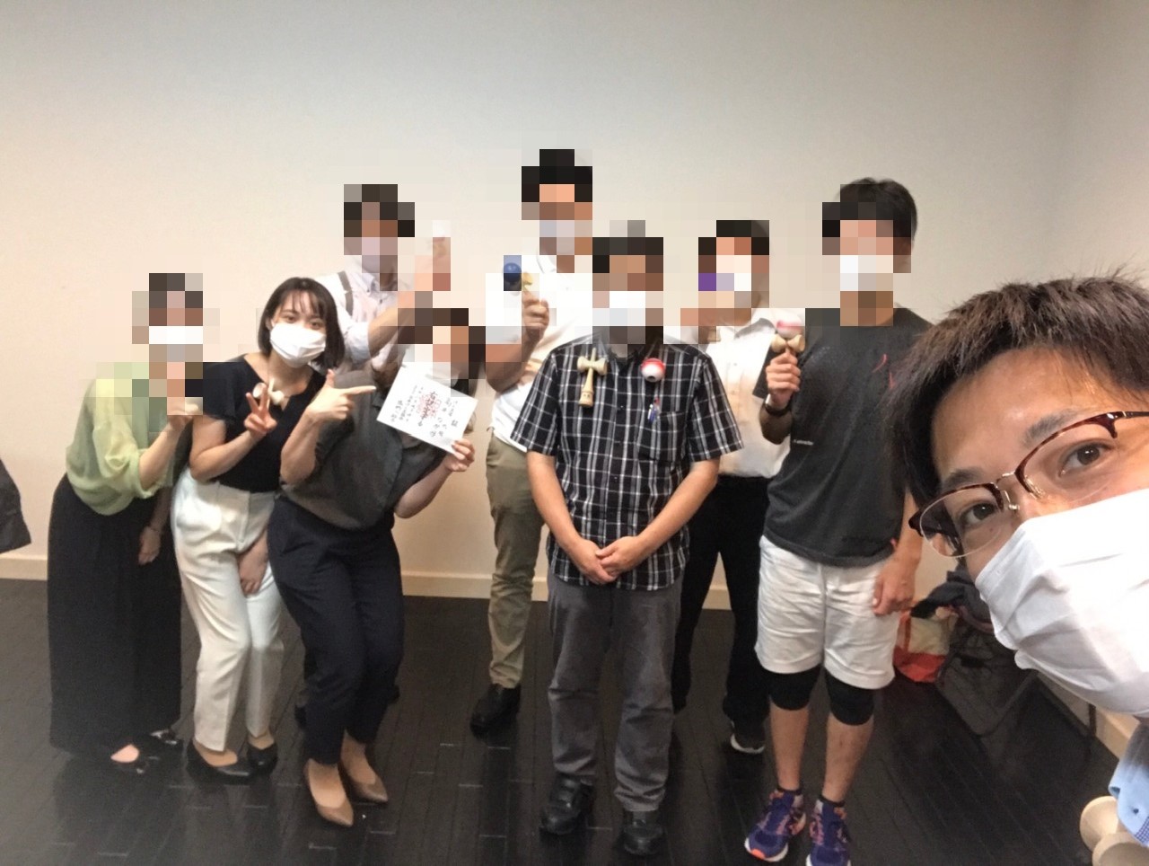 けん玉パフォーマー花野井潤さん、塩野入知子さん