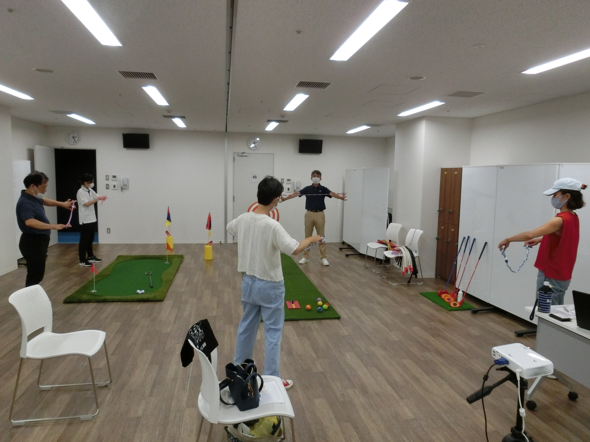 潜入捜査!ゴルフで健康経営!?どんな指導が受けられるのか?