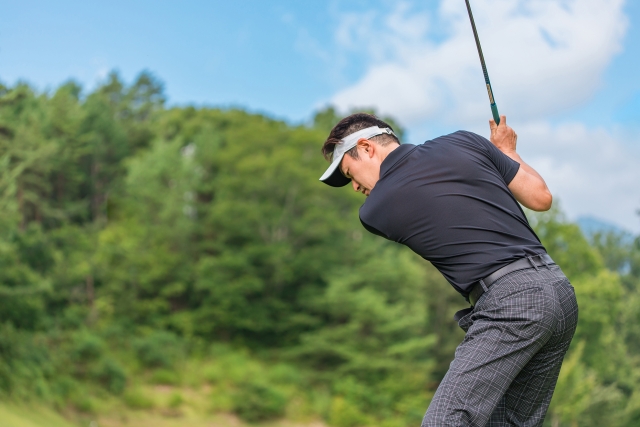 肩甲骨の柔軟性を高め、ゴルフの上達と健康増進を!