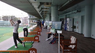 屋外ゴルフ練習場